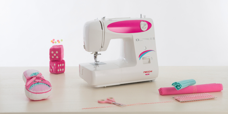 Necchi N82: Un’Ottima Macchina da Cucire di Base